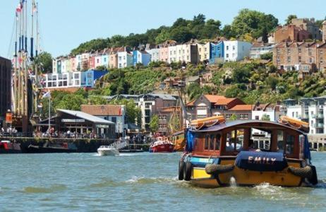 Cleyro Serviced Apartments - Harbourside Bristol Exterior photo